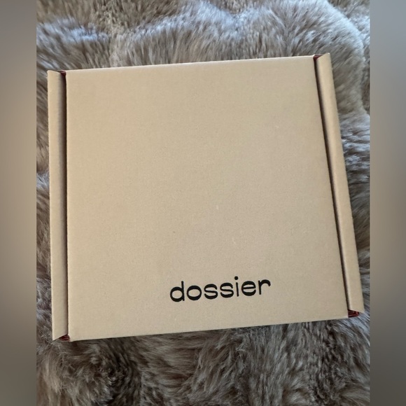 Dossier Woody Chestnut.  50 ml. Unisex. New in box - Picture 3 of 4